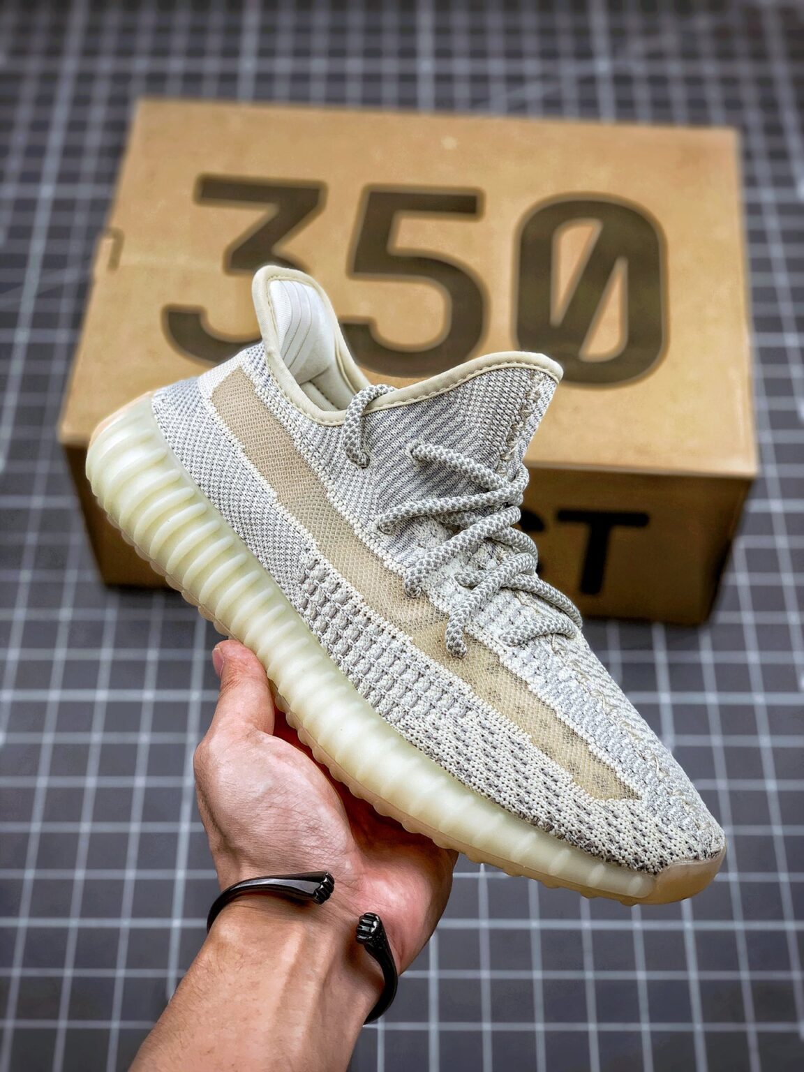 Adidas Yeezy Boost 350 V2 Lundmark