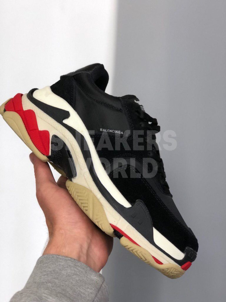 Balenciaga Triple S 2.0 черно-бело-красные