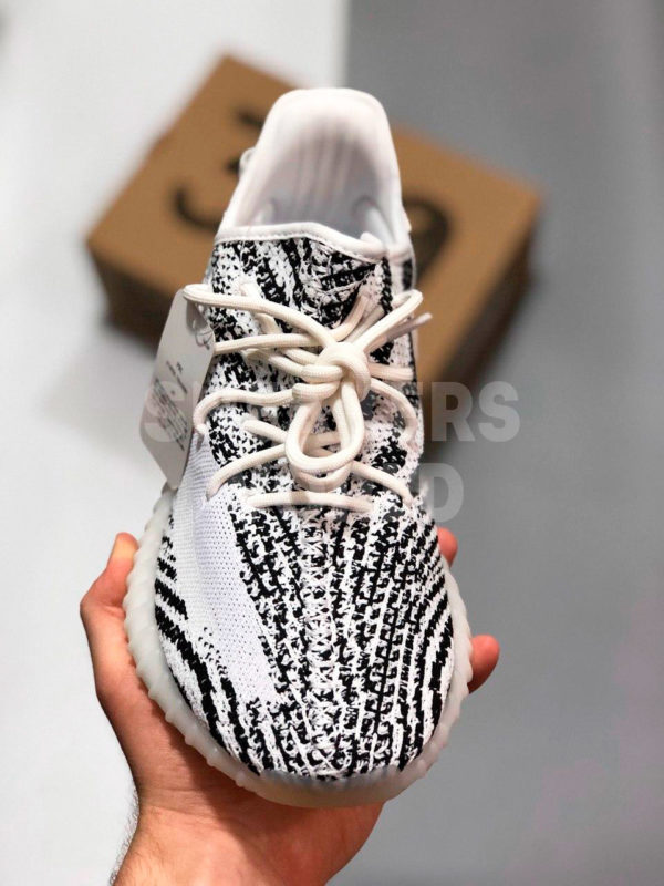 Adidas-Yeezy-Boost-350-V2-Zebra-color-black-white-kupit