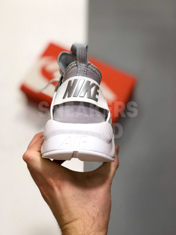 Nike-Huarache-Ultra-Silver-color-serebristye