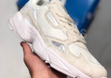 Adidas Falcon белые