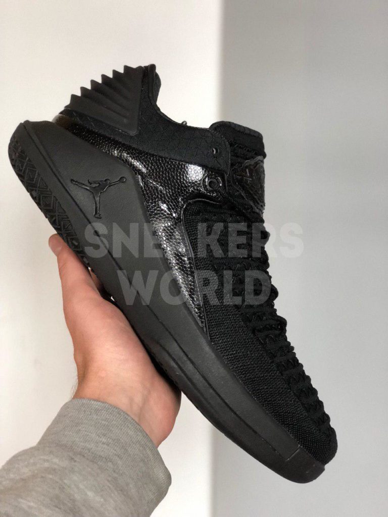 Air Jordan xxxii low
