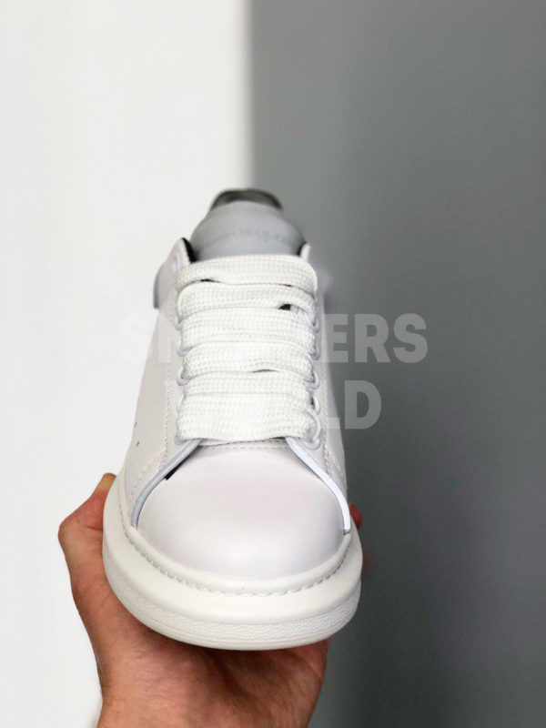 Alexander-McQueen-Reflective-color-white-sneakers