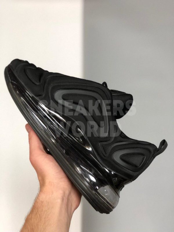 Nike-Air-Max-720-chernye-color-black