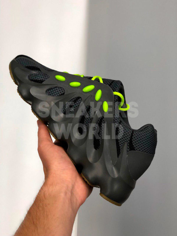 Adidas-Yeezy-451-chernye-color-black