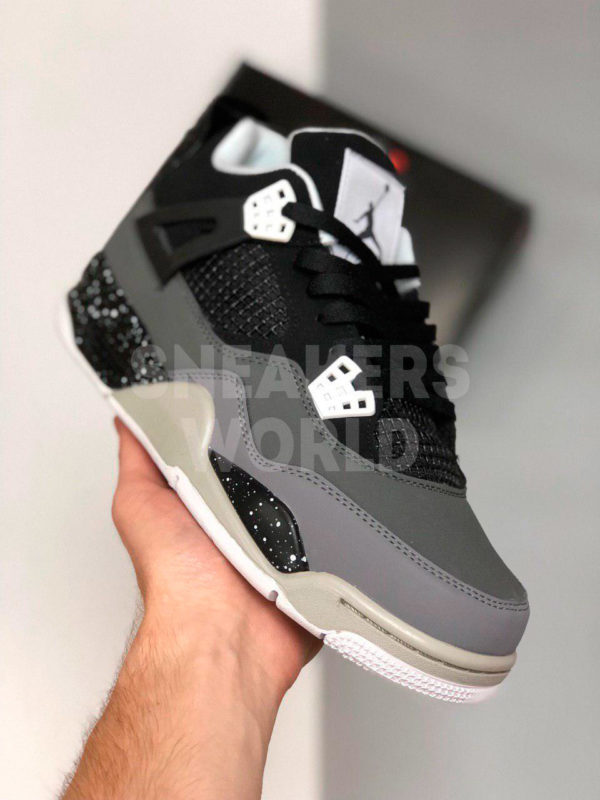 Air-Jordan-4-Retro-sero-chernye-color-grey