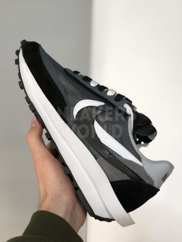 Sacai-x-Nike-LDV-Waffle-color-black