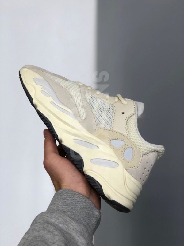 Adidas-Yeezy-Boost-700-Analog-color