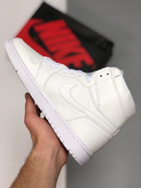 Nike-Air-Jordan-1-Retro-belye-color-white-kupit