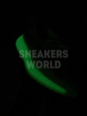 Кроссовки Adidas Yeezy Boost 350 V2 Glow