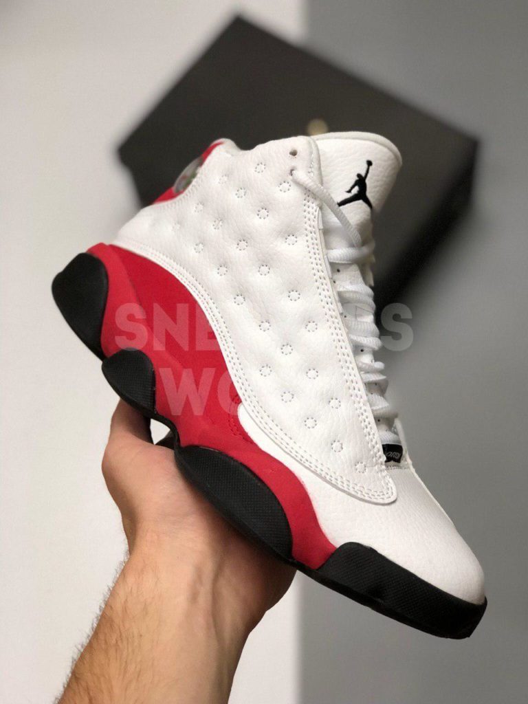 Air Jordan 13 Retro бело-красные