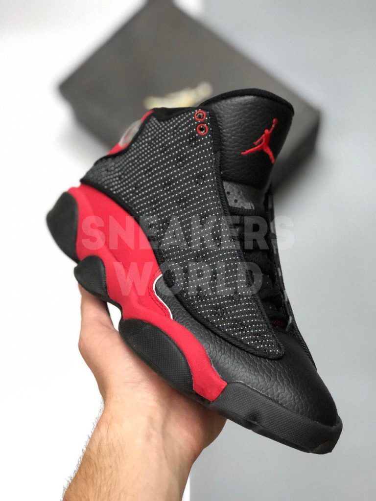 Air Jordan 13 Retro черно-красные