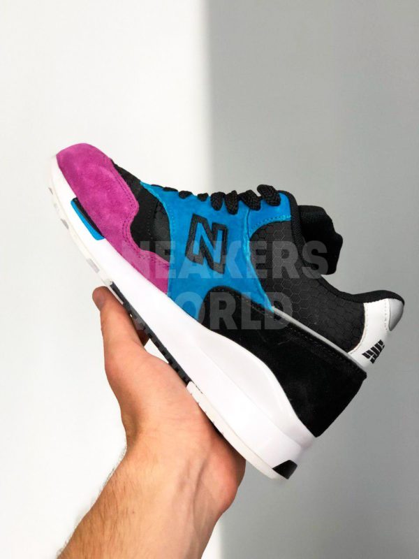 New-Balance-1500-rozovo-golybye-color-black-blue