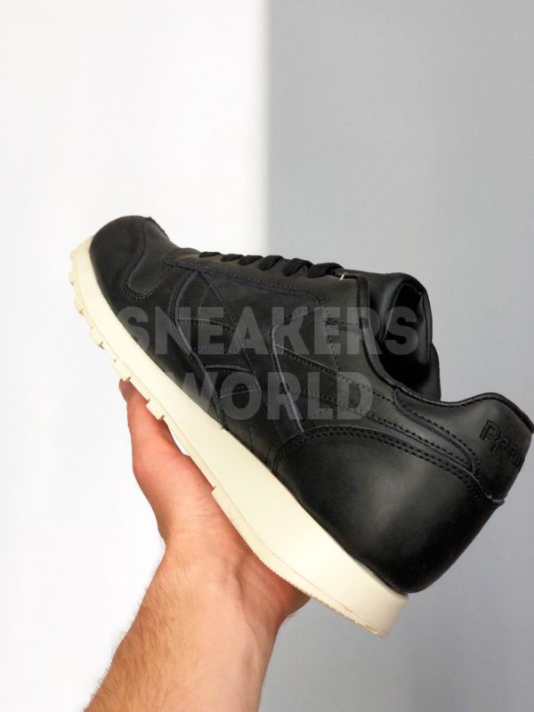 Reebok-Classic-Leather-chernye-color-black