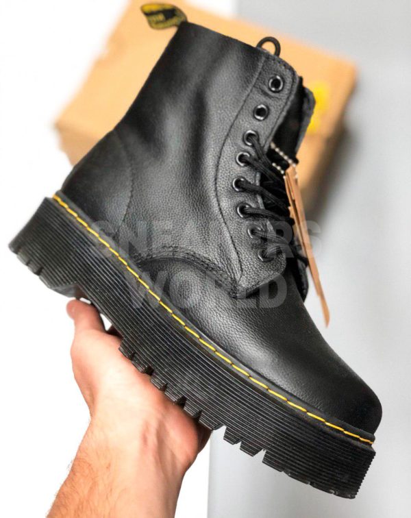 Botinki-Dr-Martens-chernye-color-black-zhenskie-kupit-v-spb-official-magazin