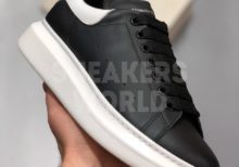 Kedy-Alexander-McQueen-cherno-belye