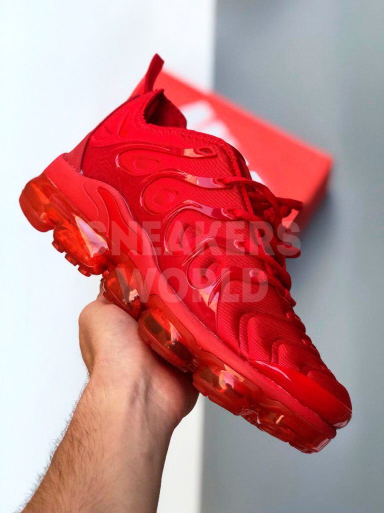 Nike Air VaporMax TN Plus красные