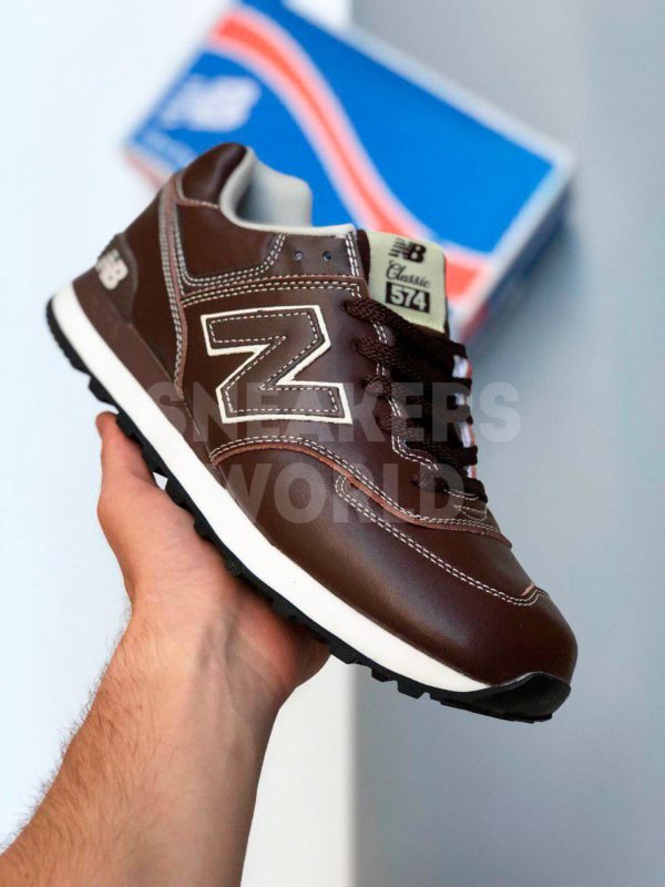 Muzskye-New-Balance-574-Classic-korichnevye-kozhanye