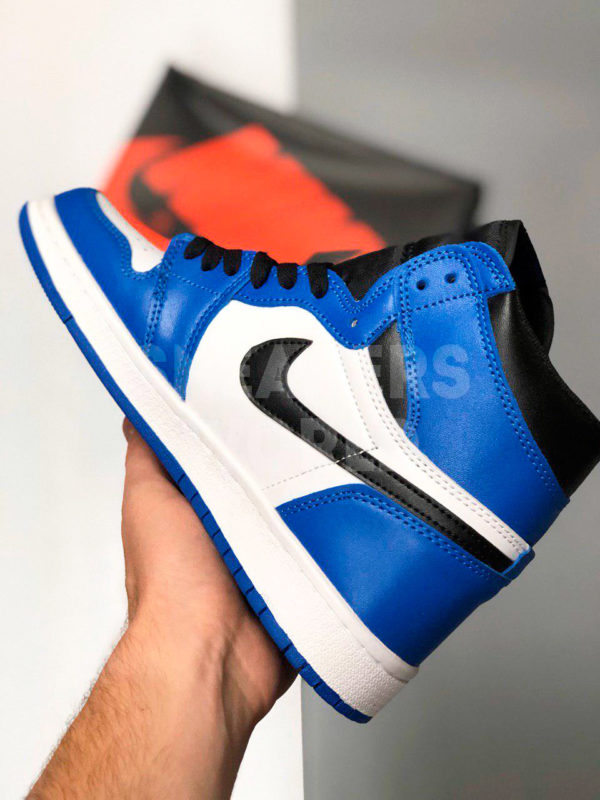 Nike-Air-Jordan-1-Retro-sine-belye-color-blue-white