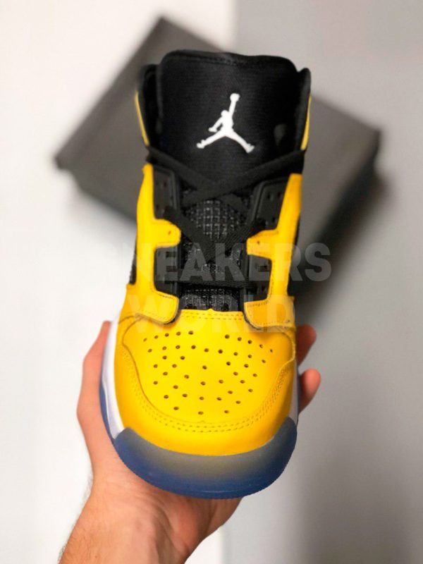 Nike-Air-Jordan-Mars-270-zheltye-color-yellow-kupit-v