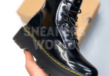 Dr-Martens-lakovye