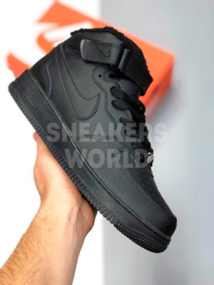 Nike Air Force 1 Low черные с мехом
