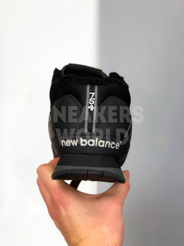 New-Balance-754-black-s-mehom-color-chernye
