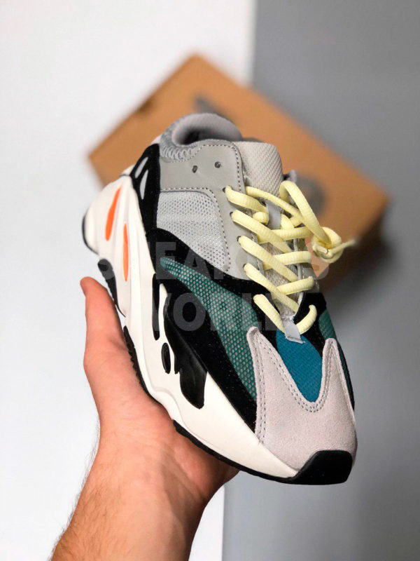 Adidas-Yeezy-Boost-700-color-kupit