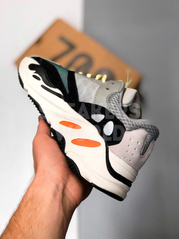 Adidas-Yeezy-Boost-700-color-kupit-v