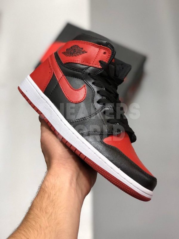 Nike-Air-Jordan-1-Retro-High-Black-Red-color-chernye-krasnye-kupit