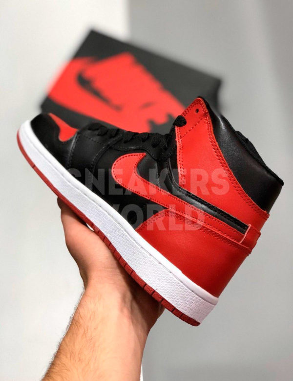 Nike-Air-Jordan-1-Retro-High-Black-Red-color