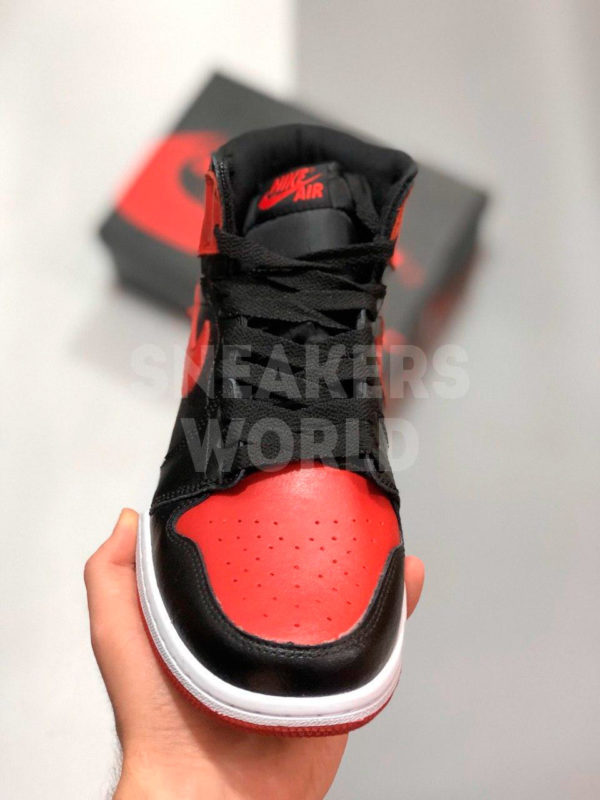 Nike-Air-Jordan-1-Retro-High-Black-Red-color-chernye-krasnye