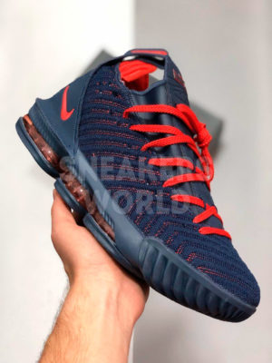 Кроссовки Nike Lebron 16