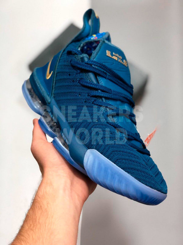 Krossovki-Nike-Lebron-16-sinie-color