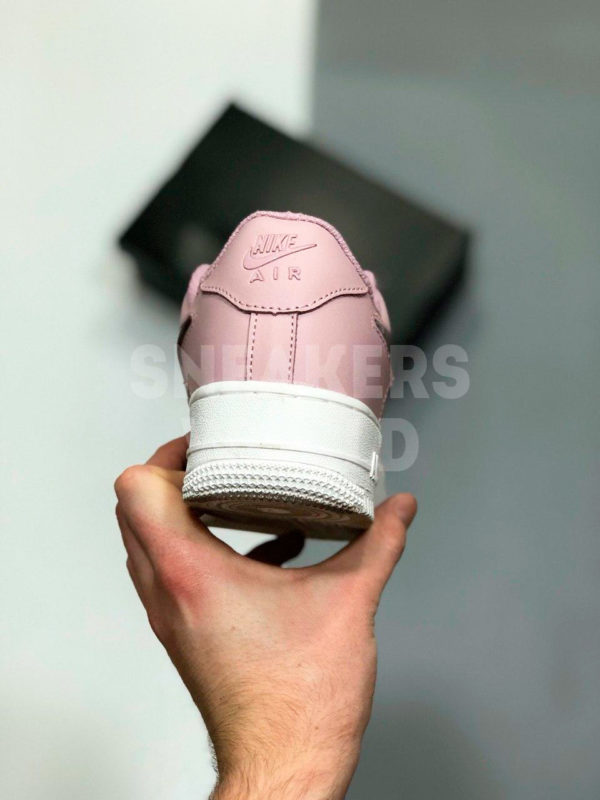Nike-Air-Force-1-07-SE-Premium-color-pink-kupit