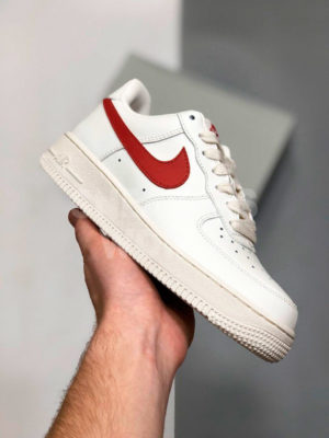 Nike Air Force 1 07 3 белые-красные