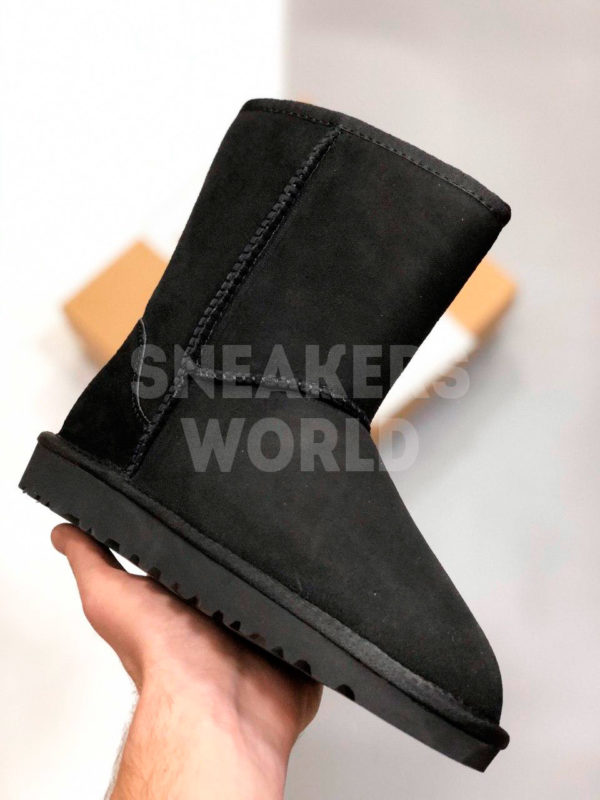 Ugg-Australia-chernye-klassicheskie-uggi-color-black-kupit-v