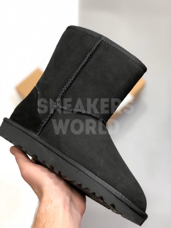 Ugg-Australia-chernye-klassicheskie-uggi-color-black-kupit-v-spb