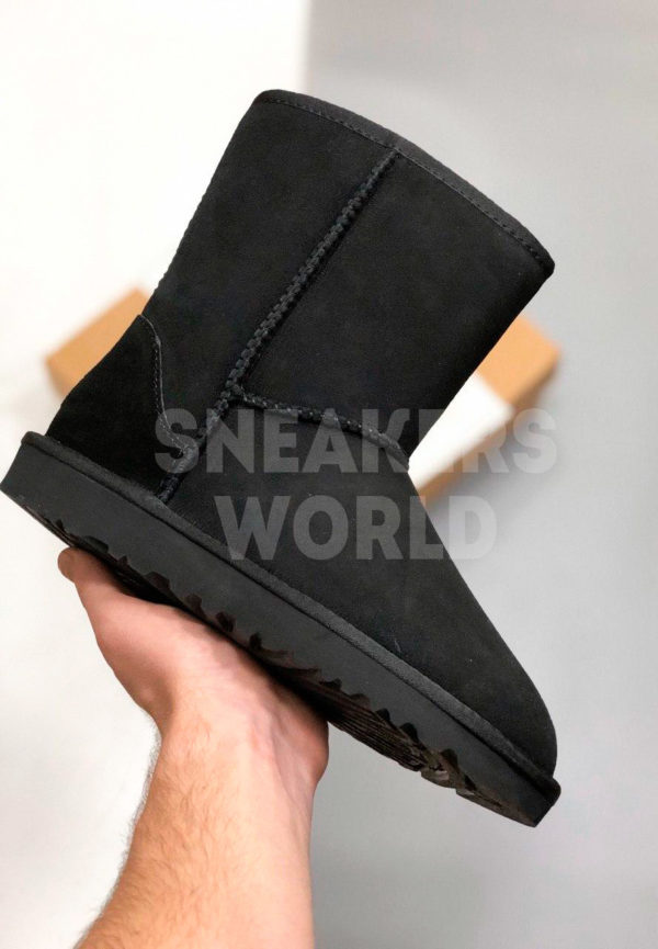 Ugg-Australia-chernye-klassicheskie-uggi-color-black-kupit-v-spb-muzskie-zhwnskie