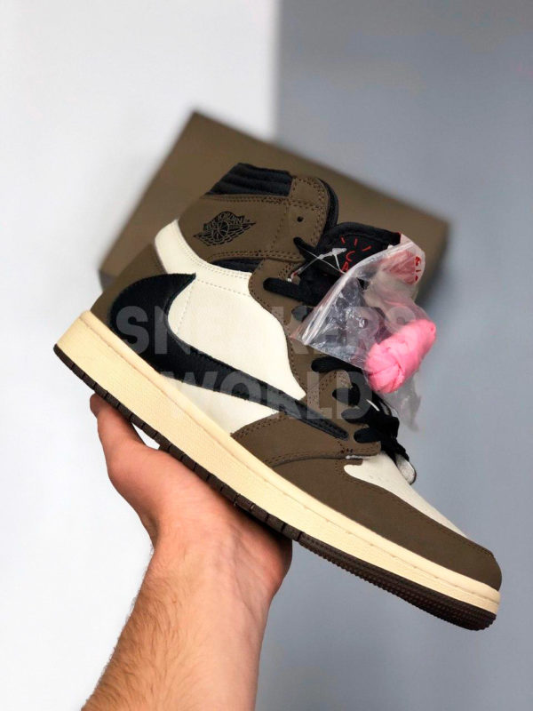 Travis-Scott-x-Air-Jordan-1-retro