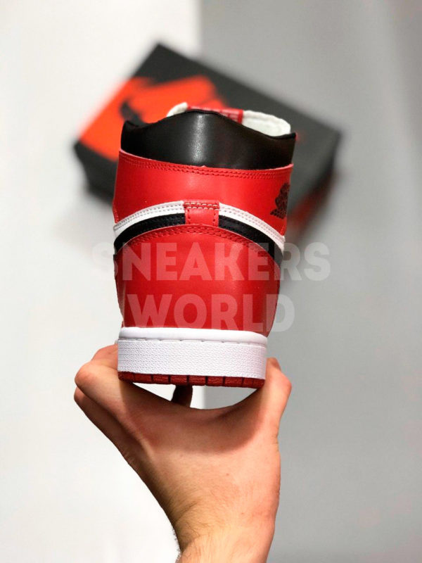 Nike-Air-Jordan-1-Retro-krasno-belye-color-red-white-kupit