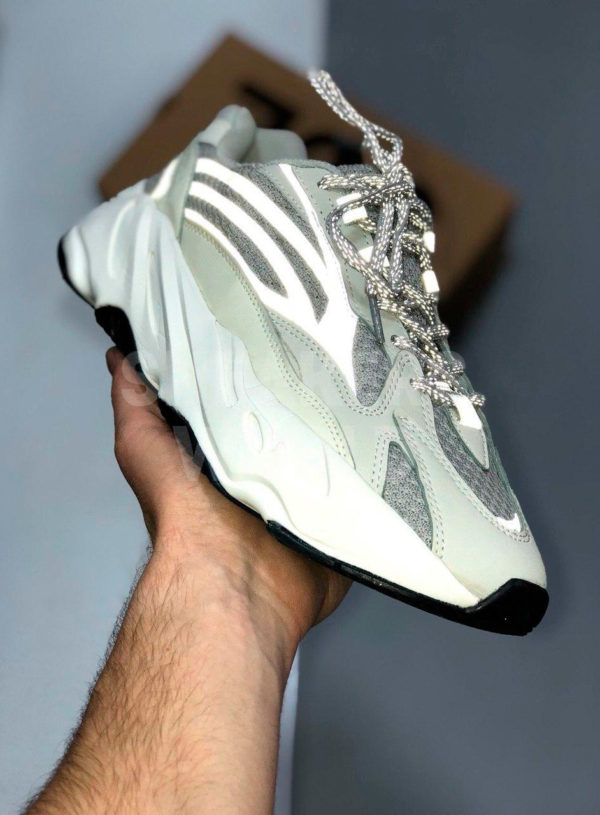 Adidas-Yeezy-Boost-700-Static-color-silver-reflectiv-kupit