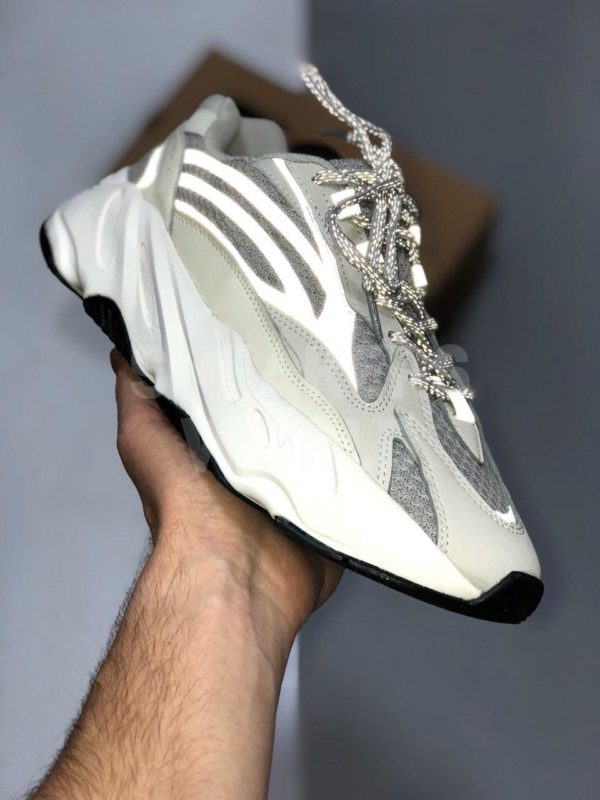 Adidas-Yeezy-Boost-700-Static-color-silver-reflectiv-kupit-v-spb