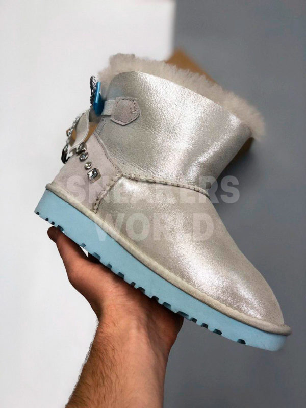 UGG-Mini-Bailey-Bow-oblivnye-s-bantikom-color-white-blue