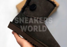 Korichnevye-uggi-UGG-Australia-s-pugovicei