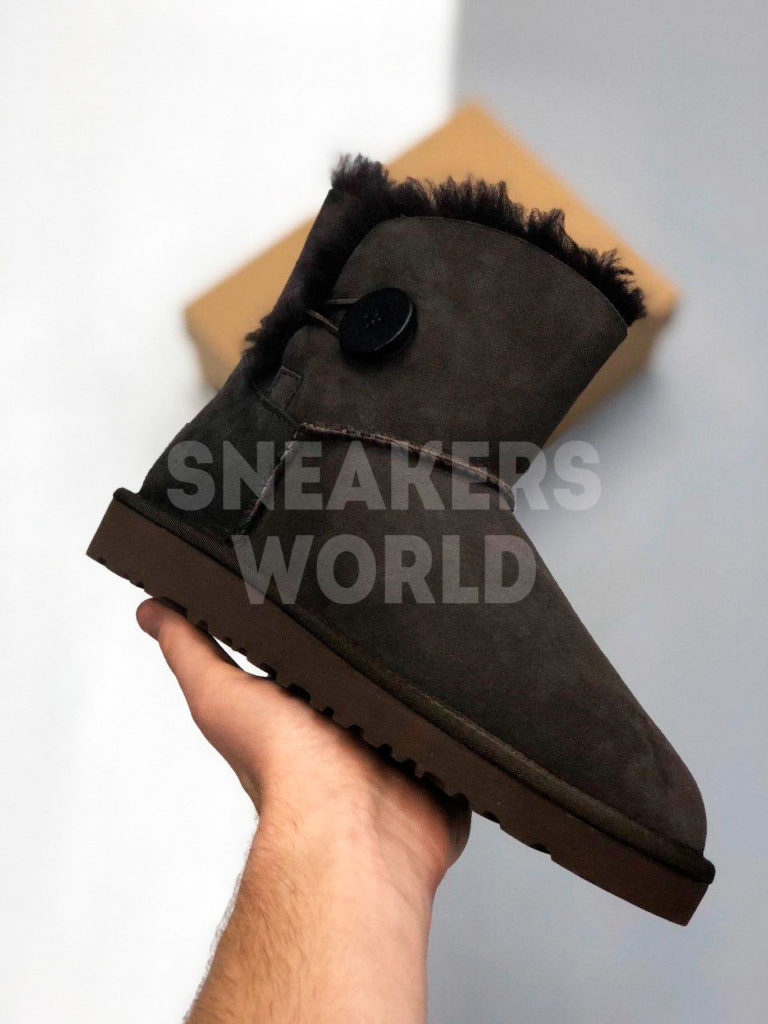 Коричневые угги UGG Australia с пуговицей