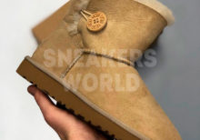 Uggi-Ugg-Australia-bejevye-s-pugovicei