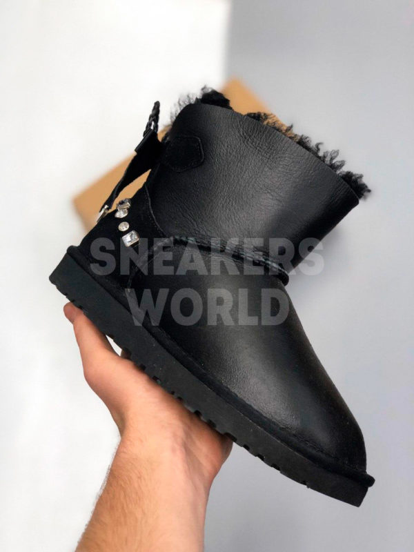 UGG-Australia-Mini-Bailey-Bow-s-bantikom-color-black-leather-kupit-v