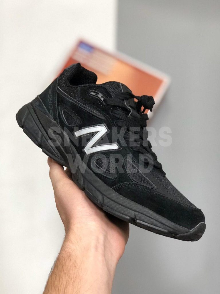 New Balance 990 v4 Black
