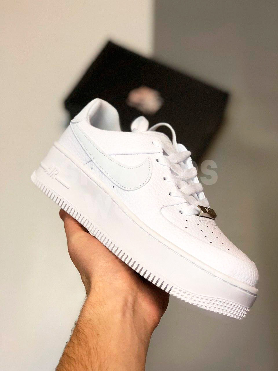 Air force 1 low sage white hotsell